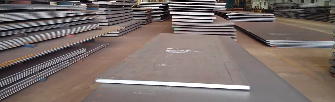 Low-alloy high-strength steel plate